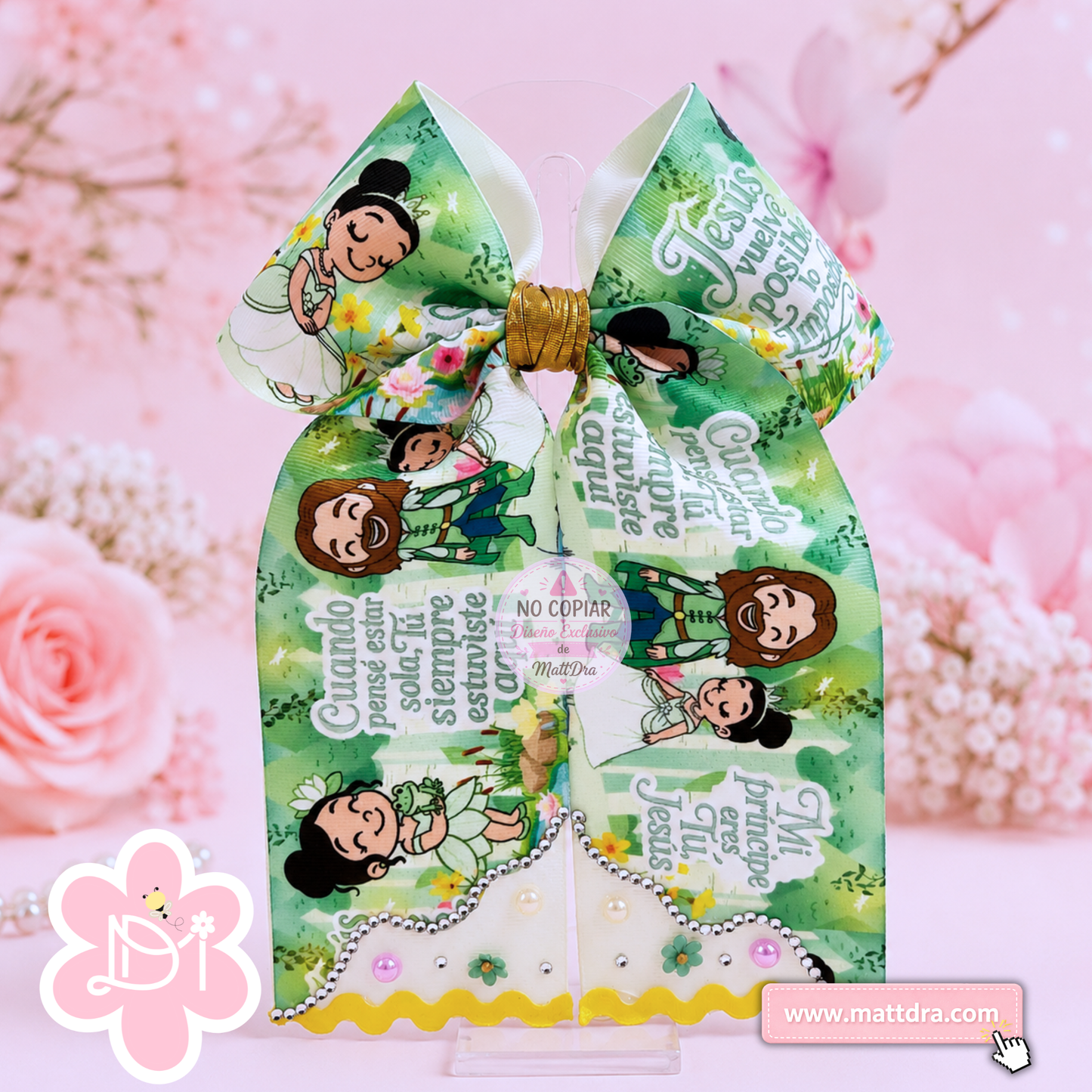 ¡Qué lazo tan bonito! Aquí tienes la ficha optimizada para SEO, siguiendo el mismo estilChristian Princess & Frog Boutique Hair Bow for Girls | "Jesús Vuelve Posible lo Imposible" Green Ribbon Bow | Exclusive MattDra Design