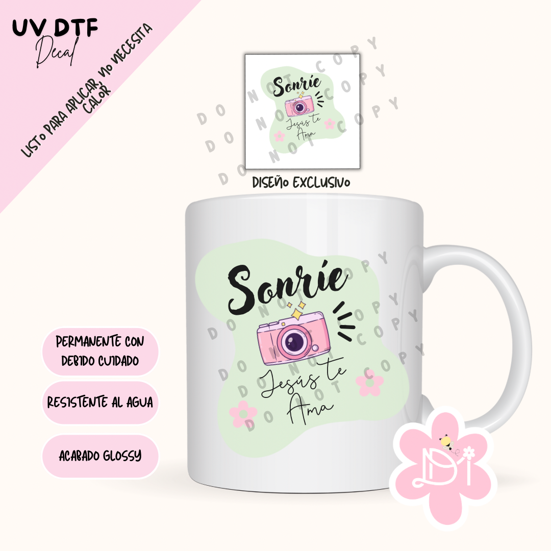 UV DTF Decal – “Sonríe, Jesús te ama” ✨